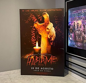 Standee